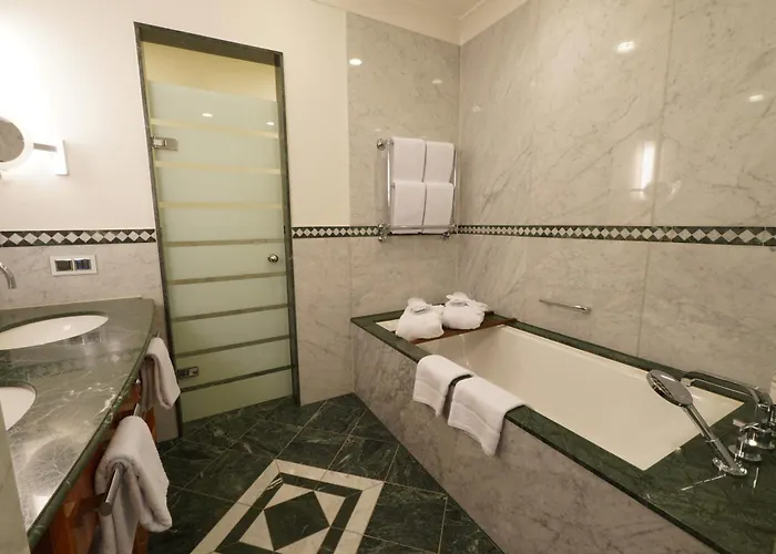 Lumiere Boutiquehotel Im Fuerstenhof 5* لبسيا