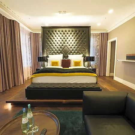 Lumiere Boutiquehotel Im Fuerstenhof 5*