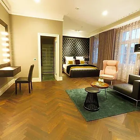 Lumiere Boutiquehotel Im Fuerstenhof 5*