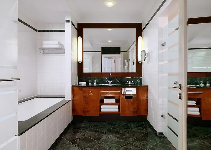 Lumiere Boutiquehotel Im Fuerstenhof Отель