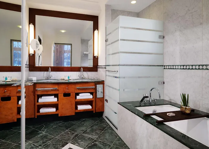 Lumiere Boutiquehotel Im Fuerstenhof 5*